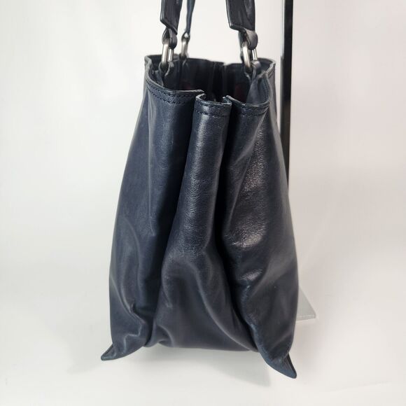 Etienne Aigner Purse Quiet Luxury Minimalist Leather Modest Feminine Designer - Picture 4 of 16